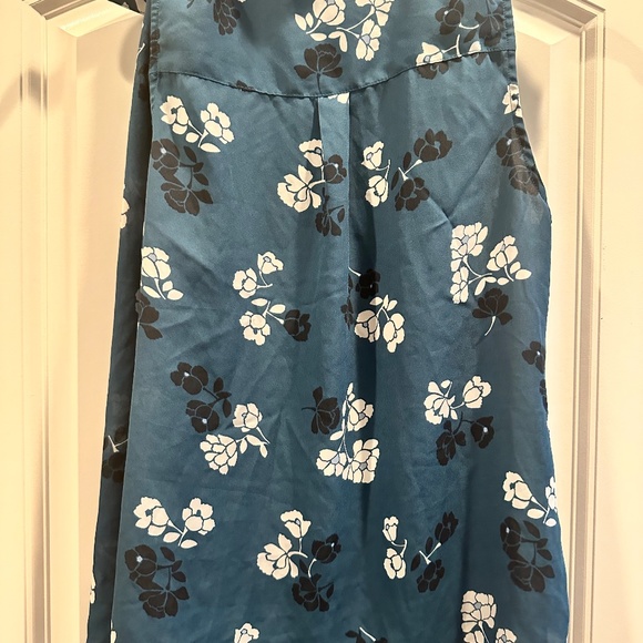 Banana Republic Classic Fit Button Front Tank - Picture 3 of 3